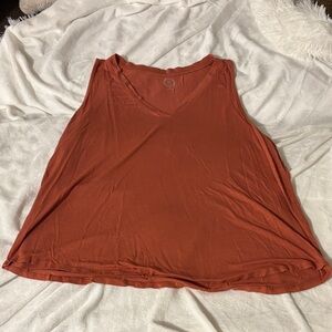 Stylish V-Neck Tank Top in Rust